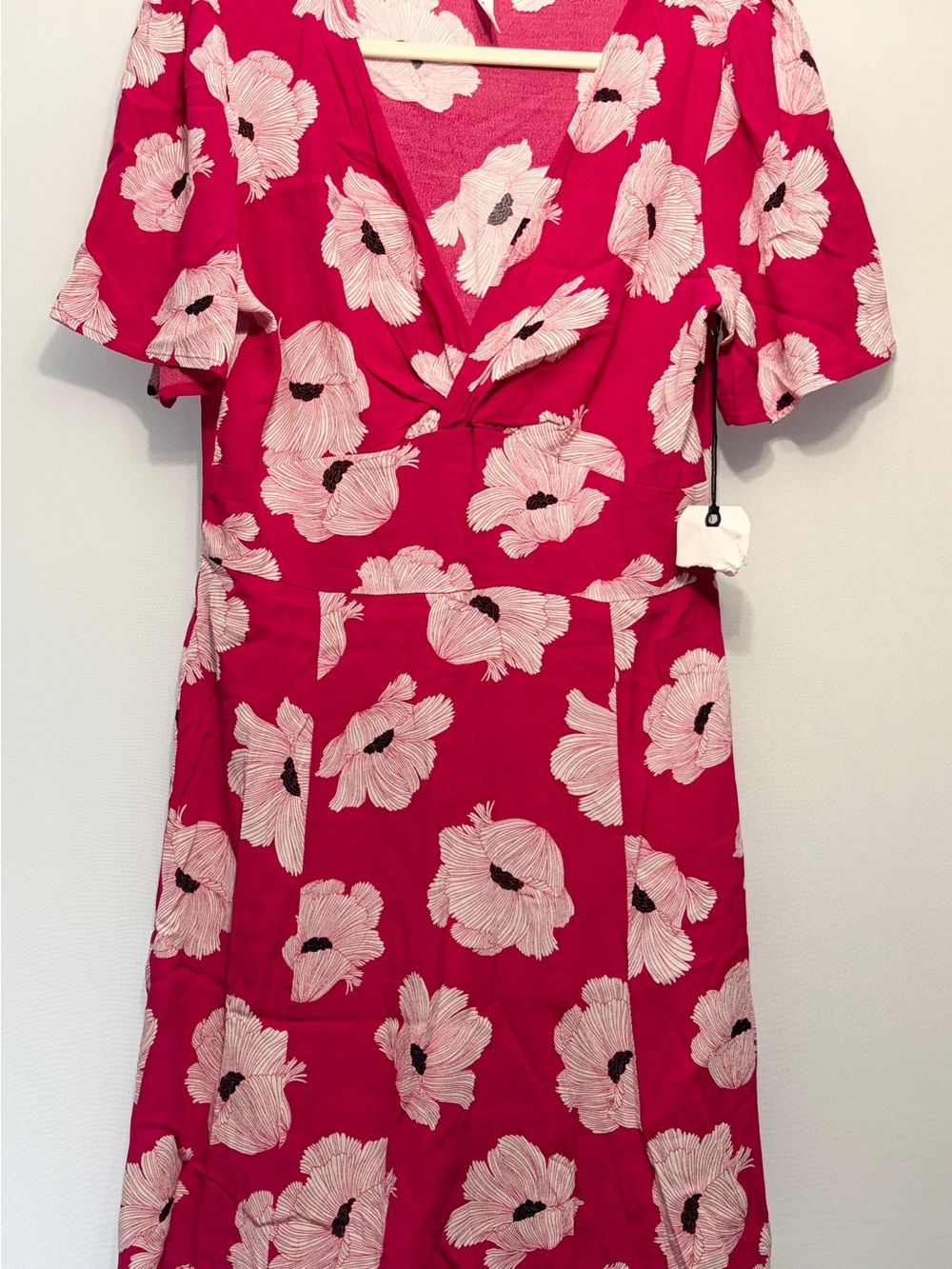 Leith Hot Pink Floral V-Neck Mini Dress
